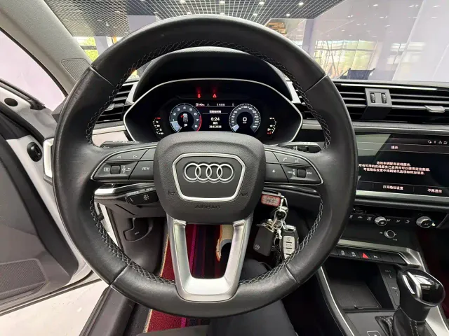 Audi Q3 — Фото автомобиля 12