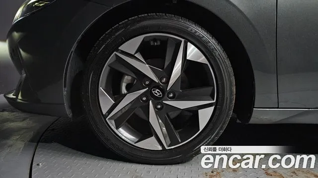 Hyundai Avante CN7 — Фото автомобиля 5