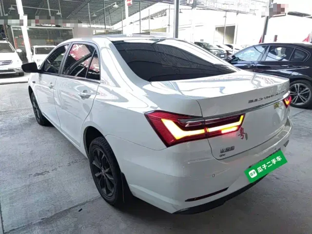 BYD Qin — Фото автомобиля 4