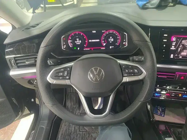 Volkswagen Passat — Фото автомобиля 10
