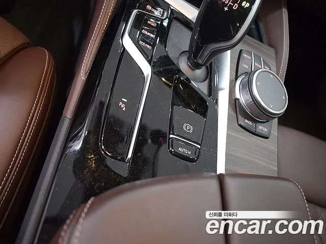 BMW 5-Series — Фото автомобиля 13