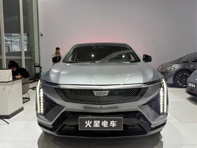 Cadillac Optiq — Фото автомобиля 3