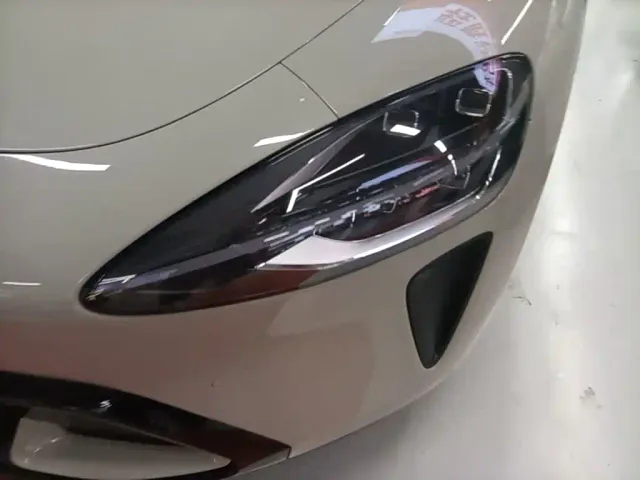 Xiaomi SU7 — Фото автомобиля 23