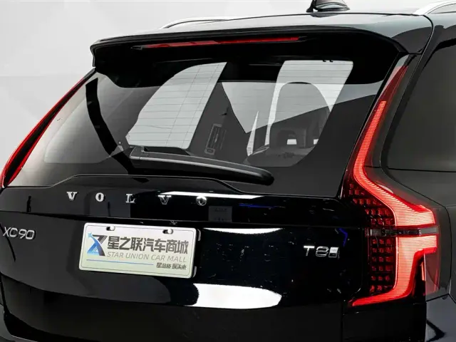 Volvo XC90 — Фото автомобиля 8