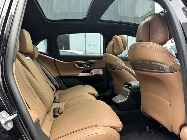 Mercedes-Benz E-Class — Фото автомобиля 9