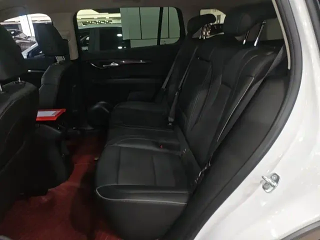 Buick Envision Plus — Фото автомобиля 16