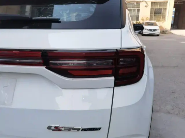 Changan CS35 Plus — Фото автомобиля 7
