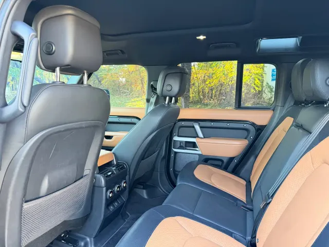 Land Rover Defender — Фото автомобиля 7