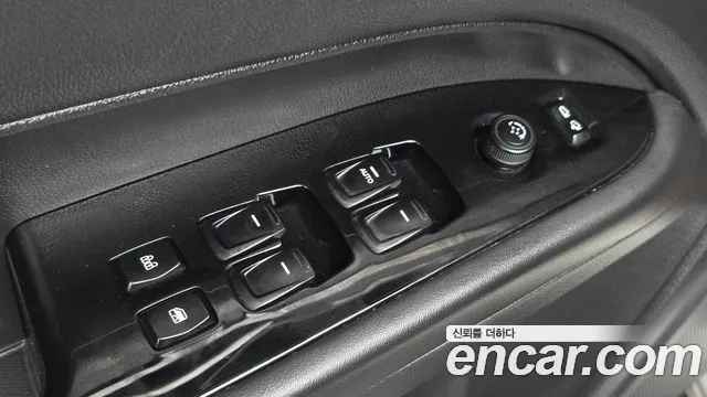 KG_Mobility_Ssangyong Rexton Новый Rexton Sport Khan Дизель 2.2 4WD — Фото автомобиля 26