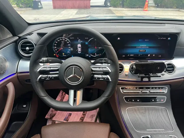 Mercedes-Benz E-Class — Фото автомобиля 8