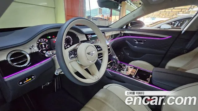 Bentley Flying Spur — Фото автомобиля 16