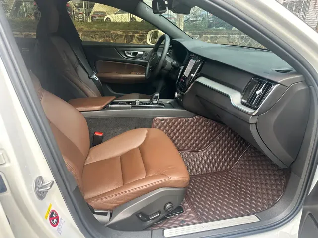 Volvo S60 — Фото автомобиля 9