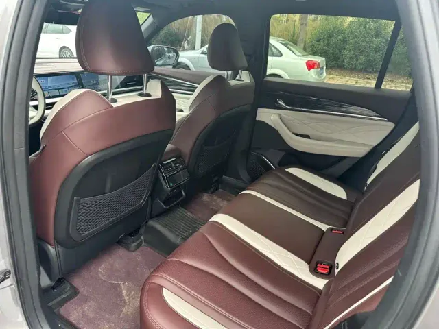 Geely Xingyue L — Фото автомобиля 5