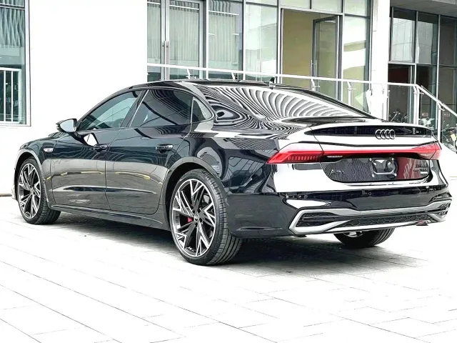 Audi A7L — Фото автомобиля 5