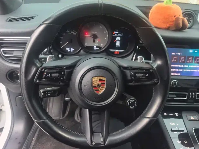 Porsche Macan — Фото автомобиля 15