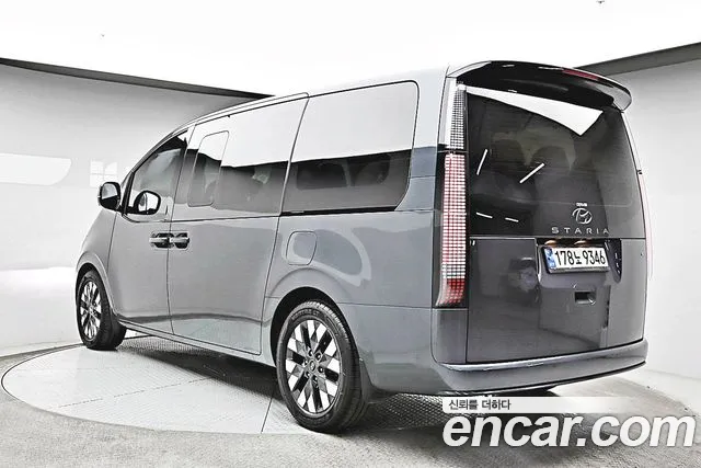 Hyundai Staria Staria 4WD Lounge 9 мест — Фото автомобиля 2