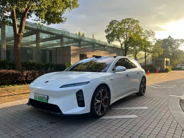 Фотография автомобиля — Nio ET5 Touring
