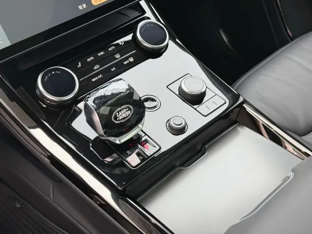 Land Rover Range Rover Sport — Фото автомобиля 10