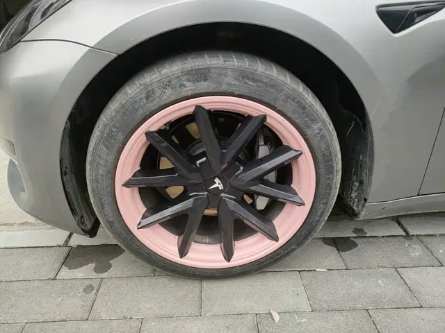 Tesla Model 3 — Фото автомобиля 22