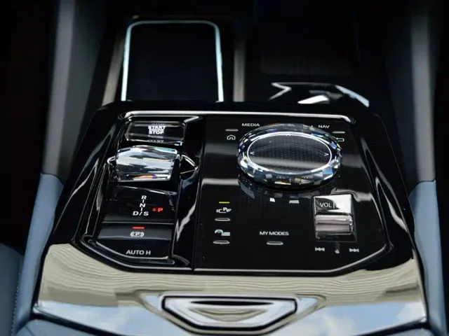 BMW 5 Series — Фото автомобиля 13