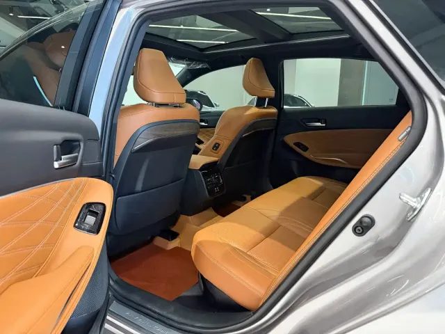 Toyota Avalon 2024 Model Hybrid 2.5L XLE Prestige Edition — Фото автомобиля 14