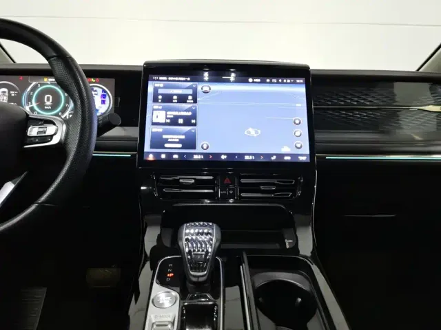 GAC Trumpchi M8 — Фото автомобиля 12