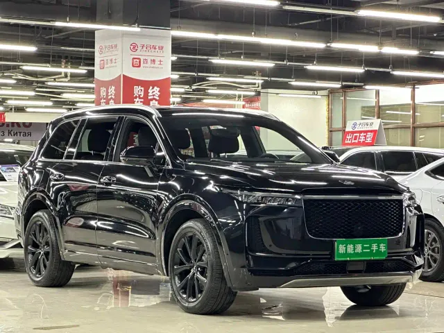 Li Auto ONE — Фото автомобиля 8