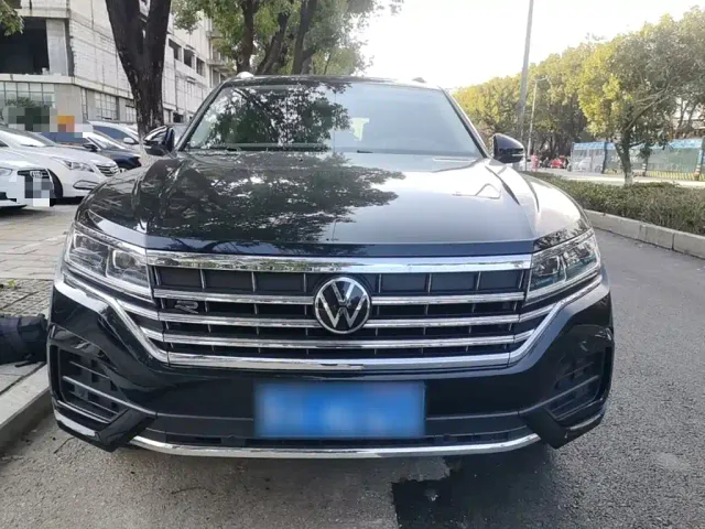 Volkswagen Touareg — Фото автомобиля 2