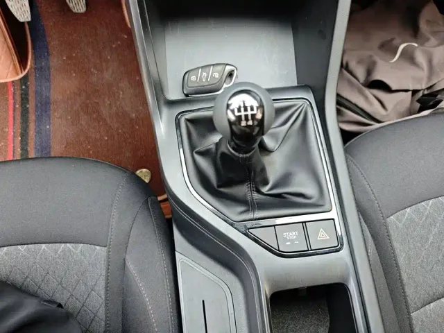 Roewe i5 — Фото автомобиля 13