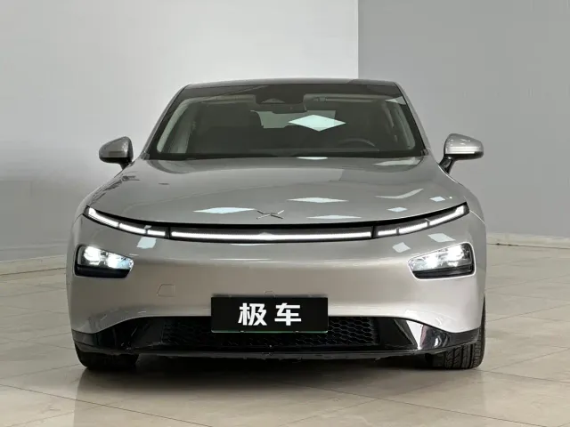 Xpeng P7 — Фото автомобиля 5