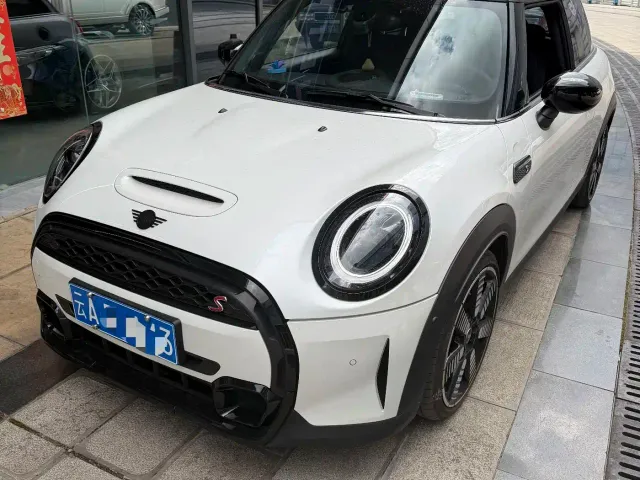 Фотография автомобиля — MINI Countryman