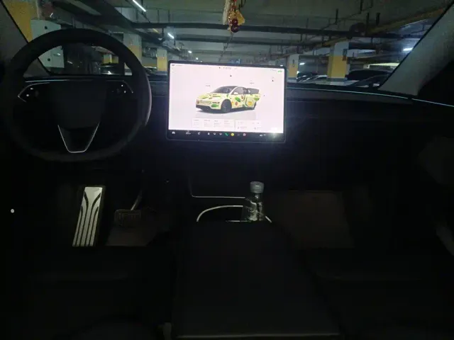 Tesla Model Y — Фото автомобиля 5