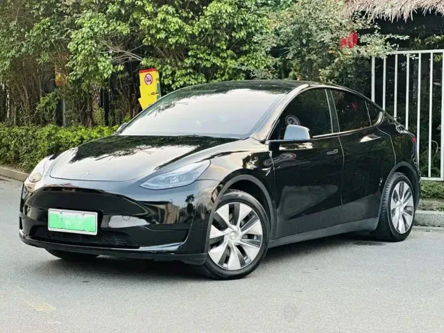 Фотография автомобиля — Tesla Model Y