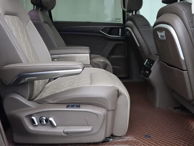Volkswagen Viloran 2023 Facelift 380TSI Premium Edition — Фото автомобиля 13