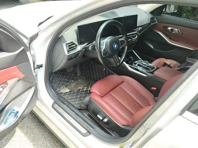 BMW i3 — Фото автомобиля 12