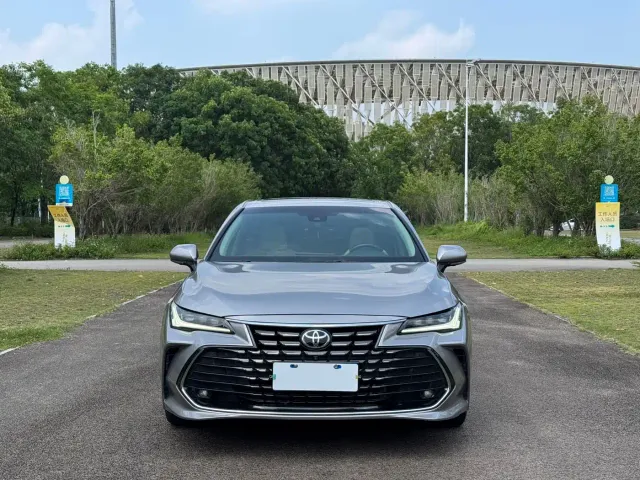 Toyota Avalon — Фото автомобиля 2