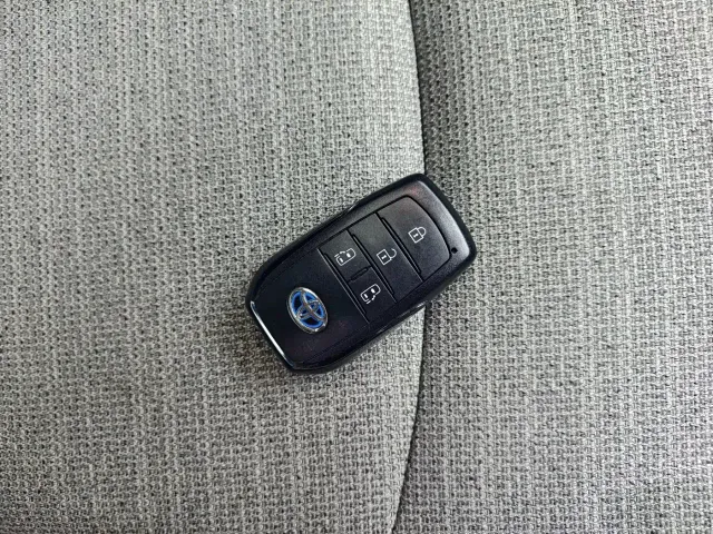 Toyota Sienna — Фото автомобиля 4