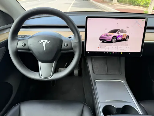 Tesla Model Y — Фото автомобиля 14