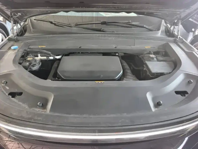Li Auto L9 — Фото автомобиля 10