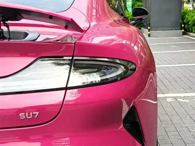 Xiaomi SU7 — Фото автомобиля 19