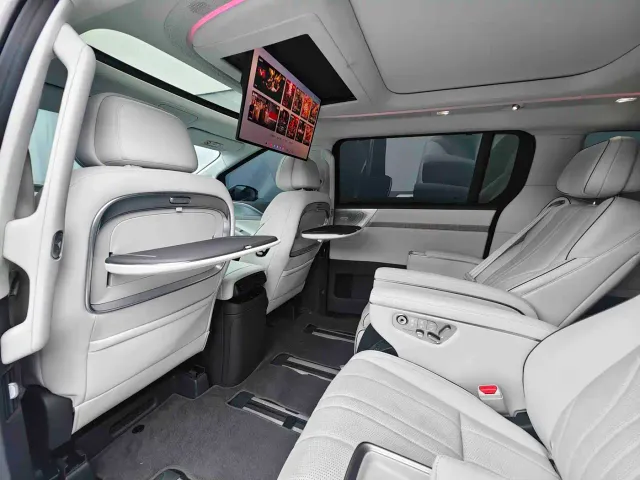 Xpeng X9 — Фото автомобиля 13