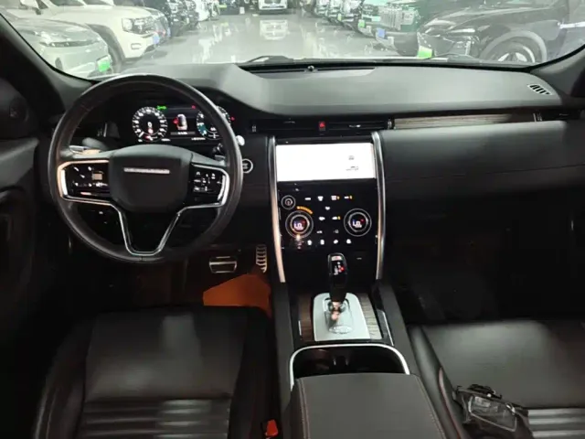 Land Rover Discovery Sport — Фото автомобиля 9