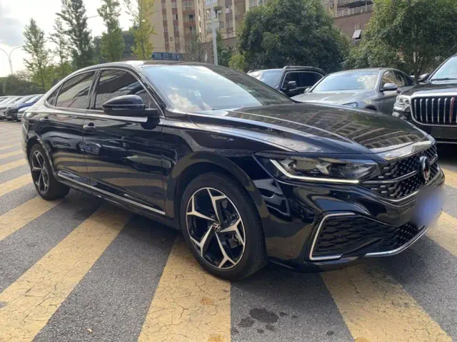 Volkswagen Passat — Фото автомобиля 3