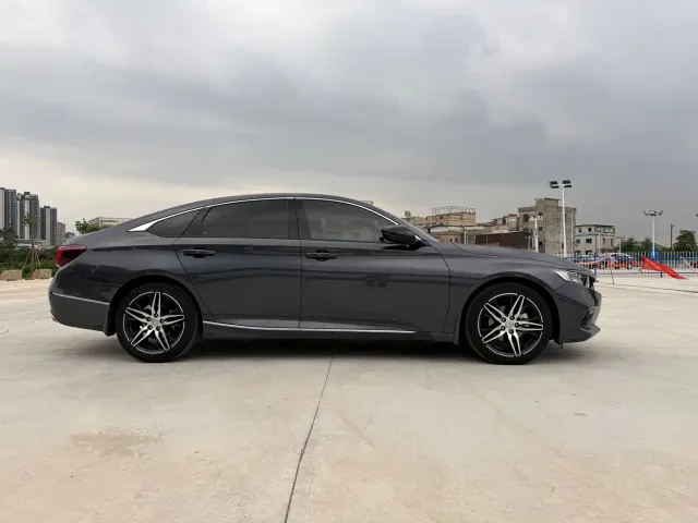 Honda Accord — Фото автомобиля 10