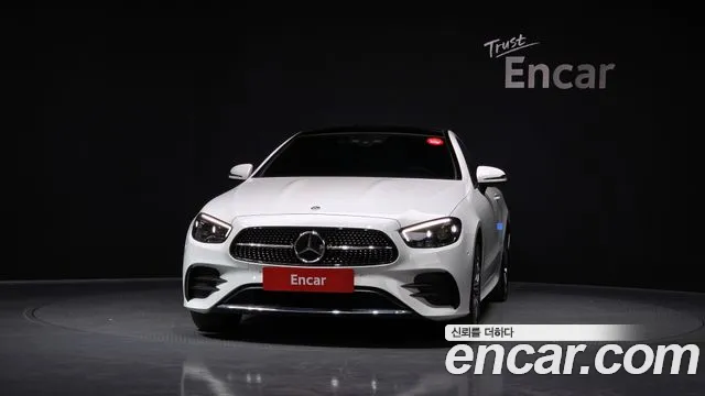 Mercedes-Benz E-Class — Фото автомобиля 3