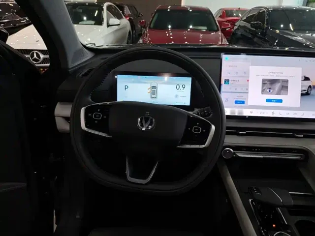 Changan CS75 Plus — Фото автомобиля 10
