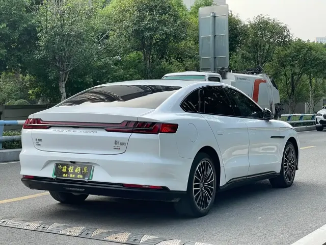 BYD Han — Фото автомобиля 7