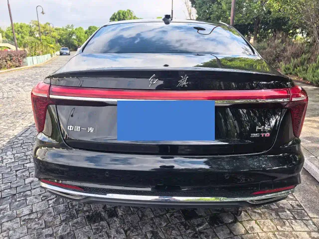 Hongqi H5 — Фото автомобиля 5