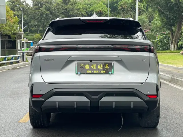 Geely Galaxy L7 — Фото автомобиля 6