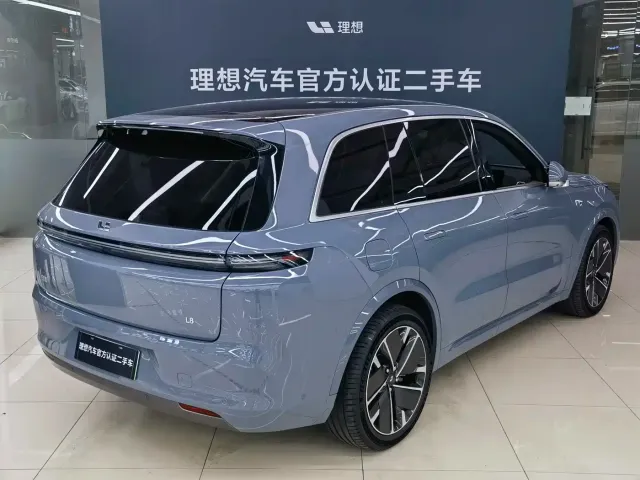 Li Auto L8 — Фото автомобиля 11